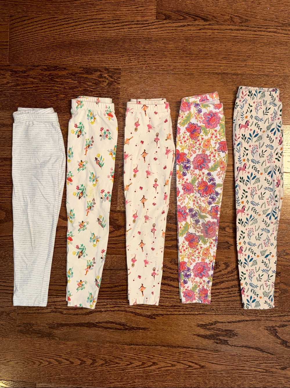 5t girls bundle of 5 leggings from Old Navy. Stripes, floral, ballerina, unicorn